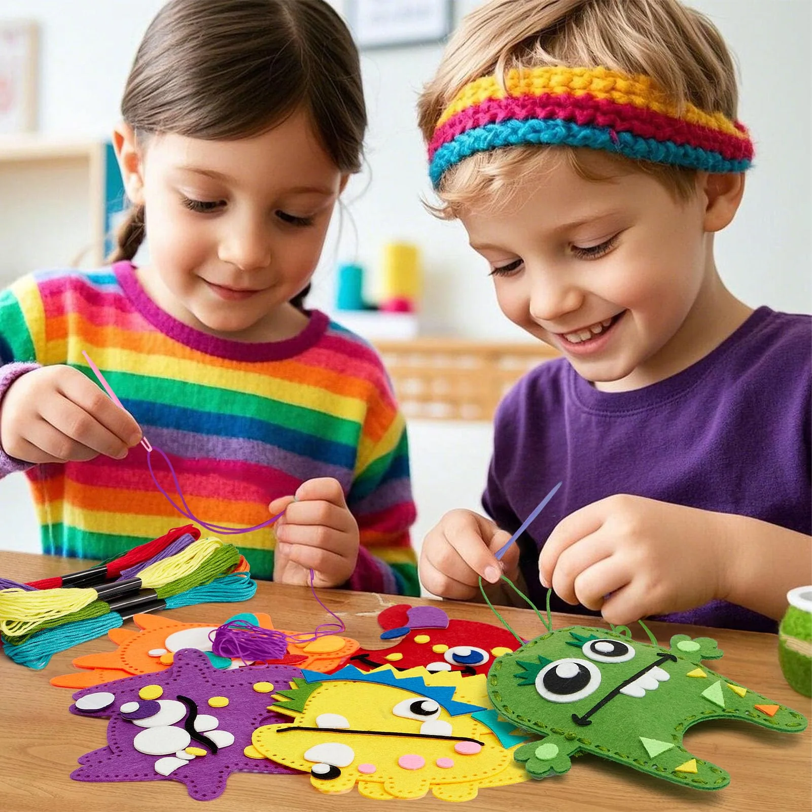 Toylink Filz Nähset Kinder, 12Pcs Bastelset Basteln Kinder ab 4 5 6 7 8 Jahre, Nähen mit Farbige Stickgarn Füllwatte, Kindergeburtstag Kreativ DIY Set Basteln Geschenk für Jungen Mädchen (Monster) - Image 4