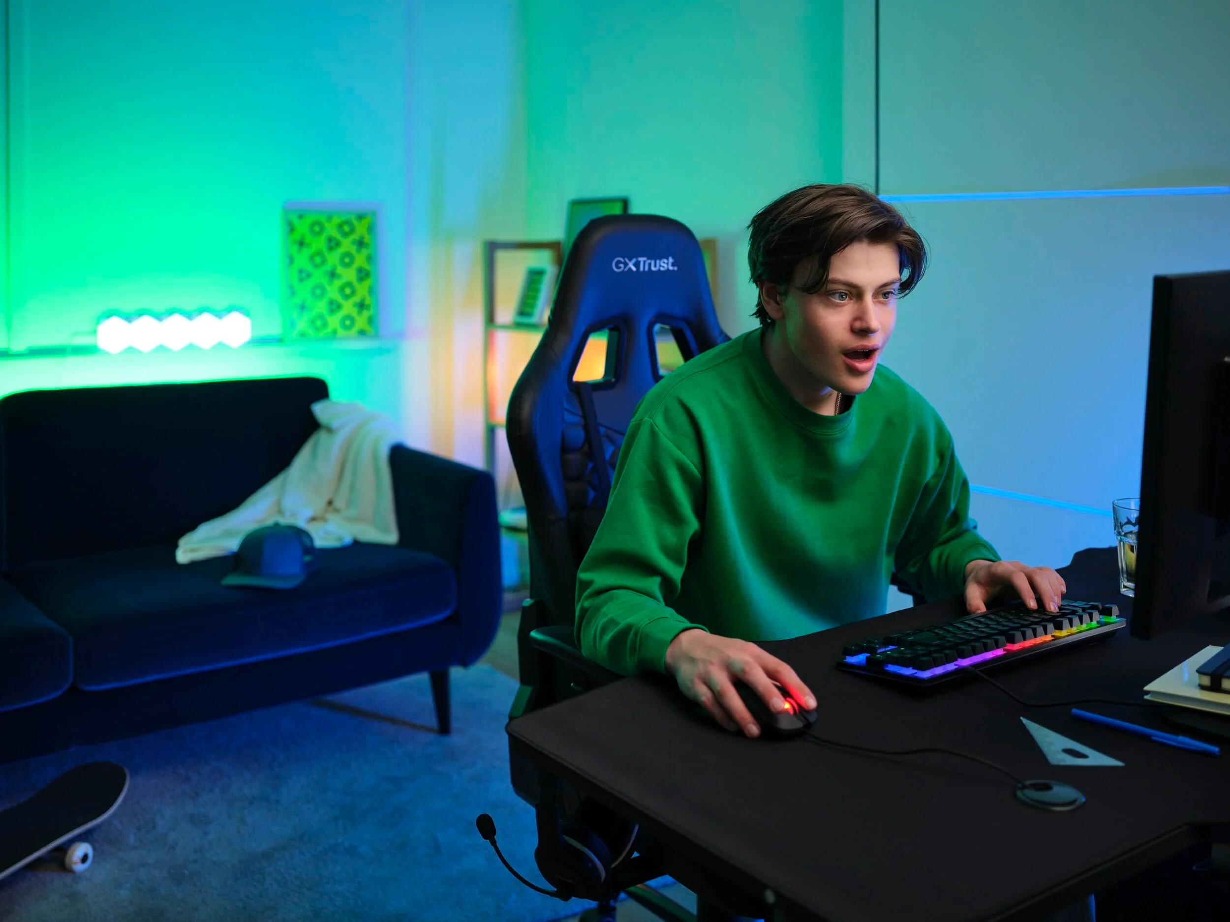 Trust Gaming Tastatur mit TKL-Design GXT 833 Thado - Beleuchtete Tastatur mit Deutsches QWERTZ Layout, Anti-Ghosting, Mehrfarbige LED-Beleuchtung, 12 Media-Tasten, USB Plug & Play, PC/Laptop - Image 11