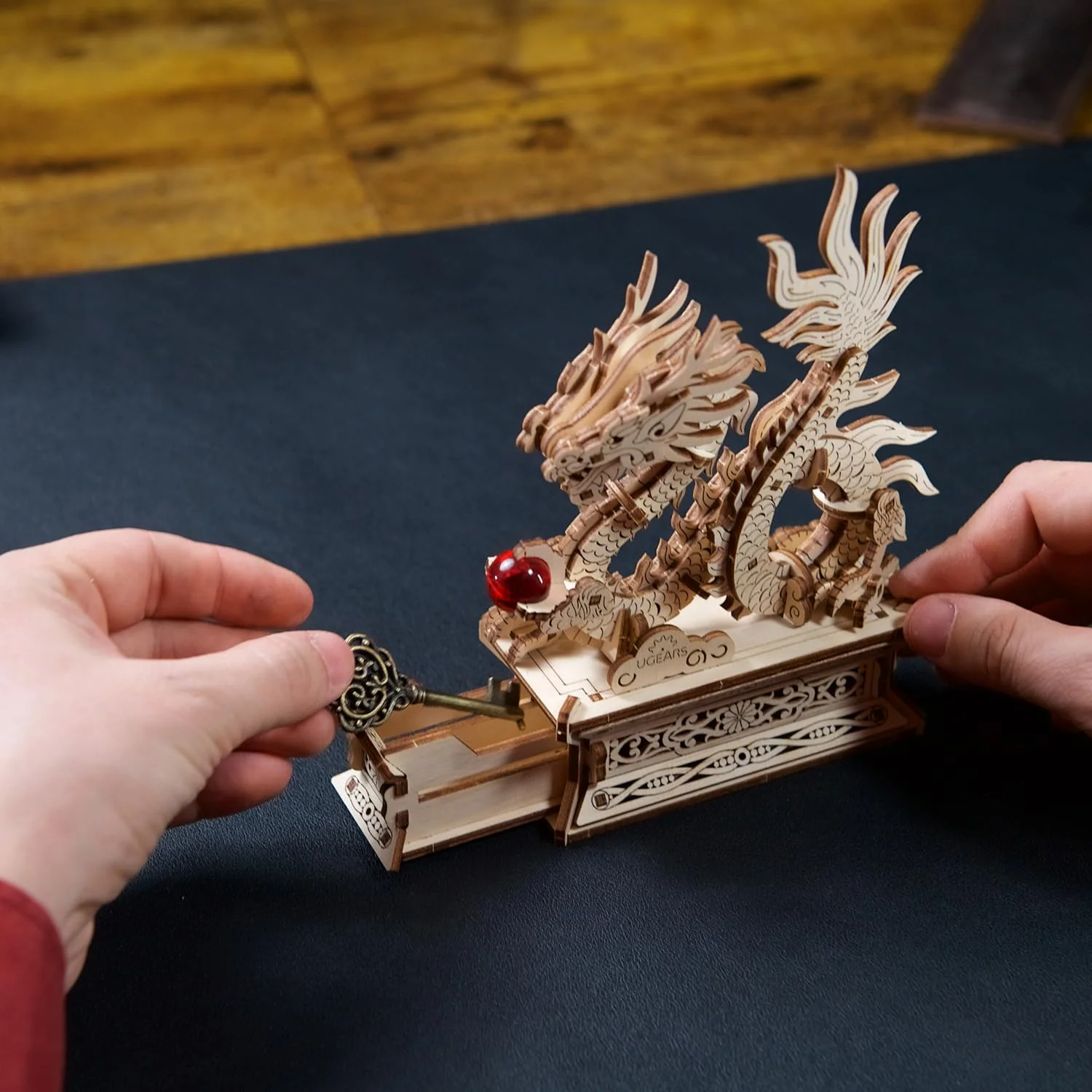 Ugears Wood Dragon 3D Puzzle - 3D Holzpuzzle Erwachsene Chinesischer Drache Modellbausatz Erwachsene - Glücksbringer Bauset mit Geheimfach und Perle Modellbau Holz - Geburtstagsgeschenk - Image 3
