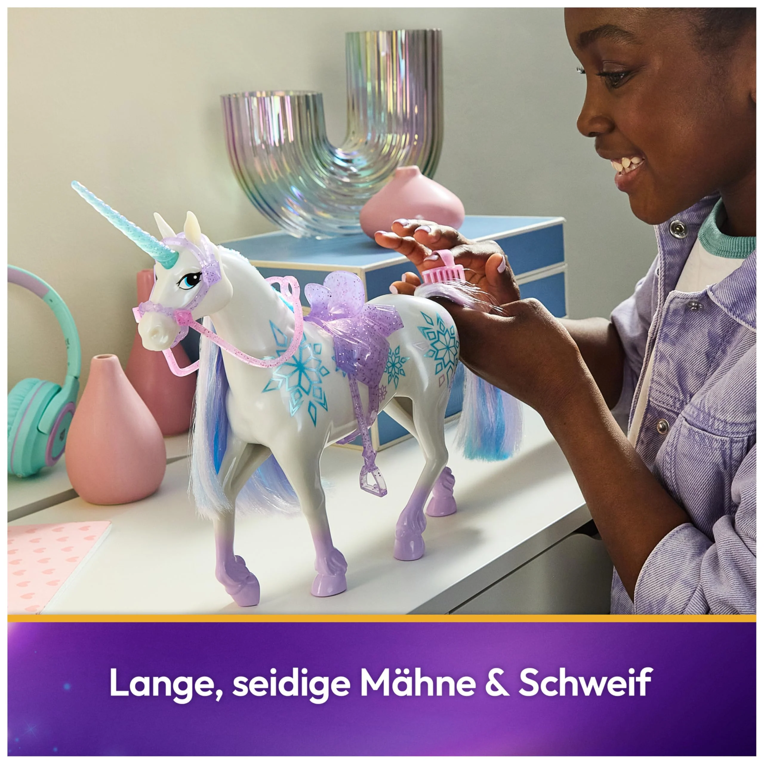 Unicorn Academy Einhorn Glacier - 28 cm groß, Original-Einhorn von Layla zur Netflix-Serie, mit echter Mähne und Schweif, abnehmbarem Zaumzeug und Sattel sowie Bürste, für Kinder ab 4 Jahren - Image 7