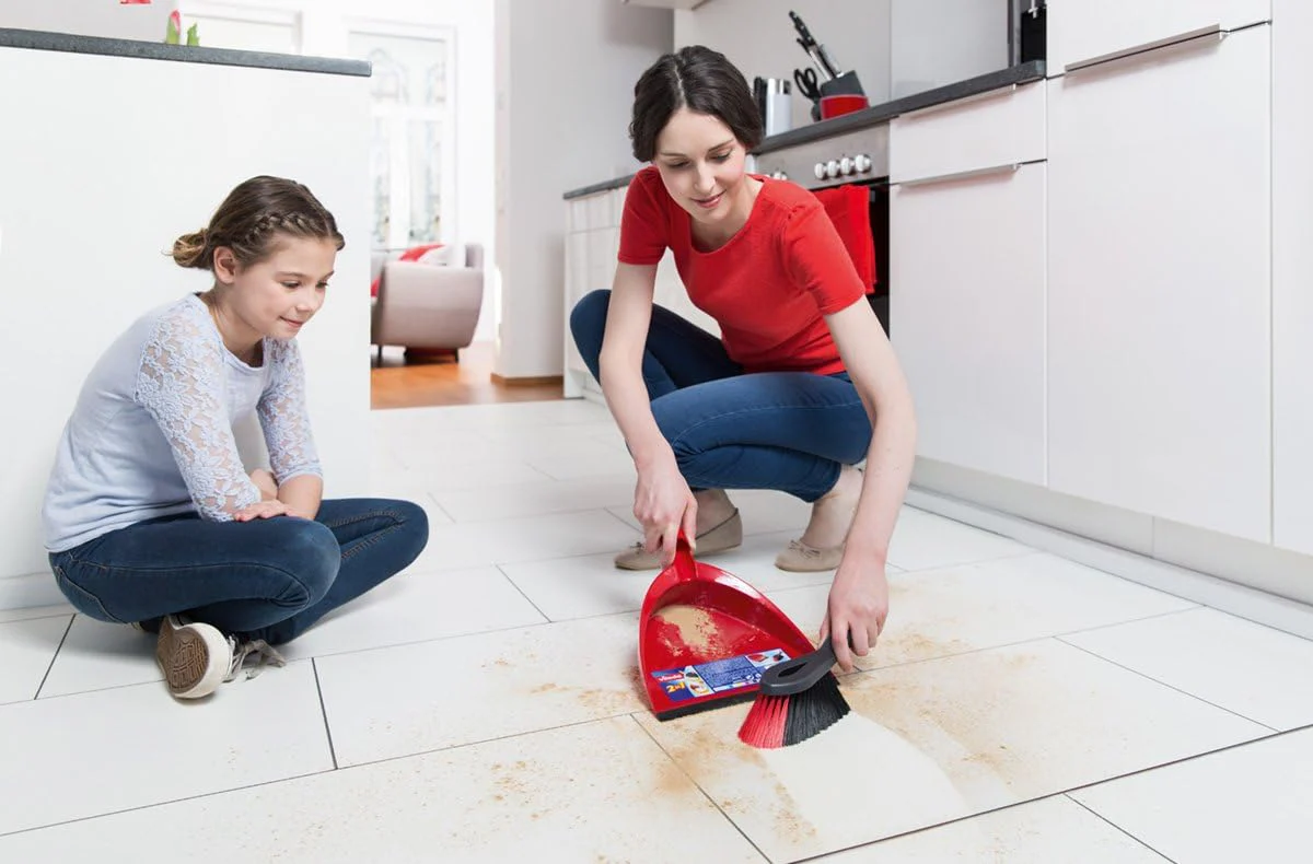 Vileda DuActiva Besen mit 3-TLG Stiel und 2in1 Kehrset, wirbelt Staub Nicht auf, Handfeger & Kehrschaufel, Besen mit Mikroschaum, Eco-Verpackung, mittel - Image 5