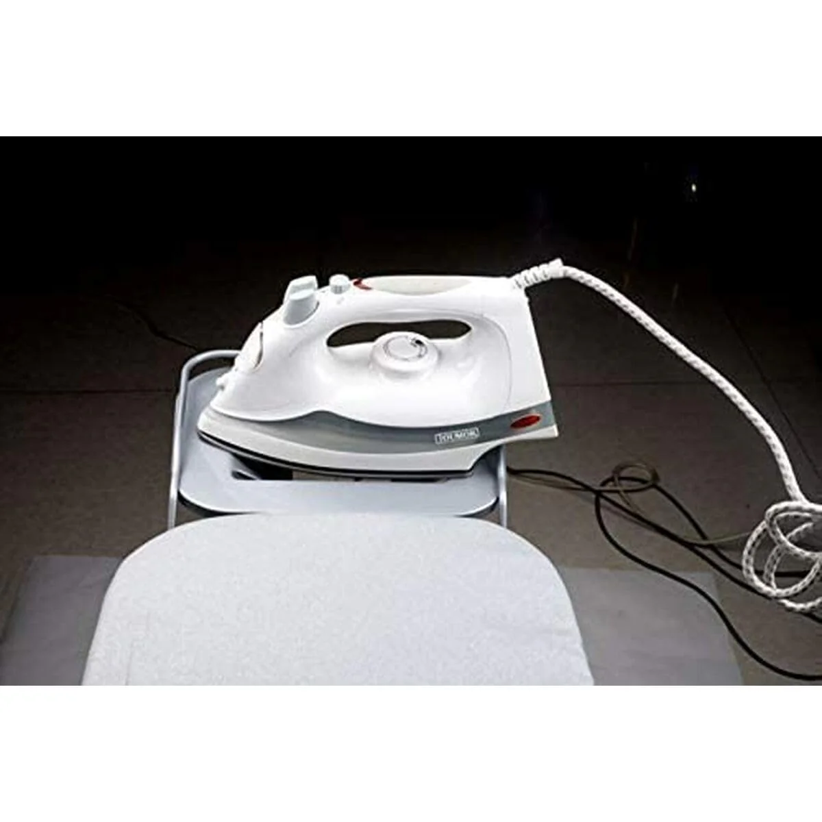 Vileda Express Rapid Bügelbrettbezug für Dampfbügelstation, metallisierte und wärmereflektierende Oberfläche für schnelleres Bügeln, Bügelbretter von 30-45cm x 110-130cm, Farbe Silber-Grau Metallic - Image 3