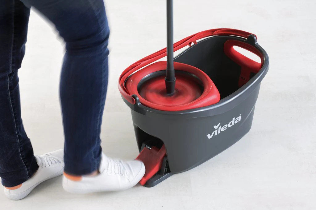 Vileda Turbo Mikrofaser Wischmopp und Eimer Set mit extra 2-in-1 Kopfersatz, Spin Mop zum Reinigen von Böden, Set aus 1x Mop, 1x Eimer und 1x Nachfüllpackung - Image 5
